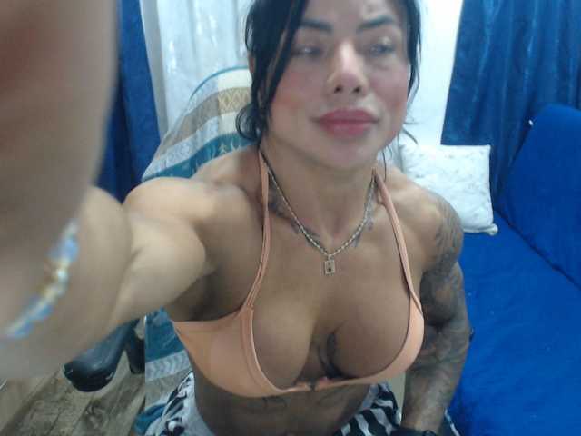 cristalb1 live cam on BongaCams
