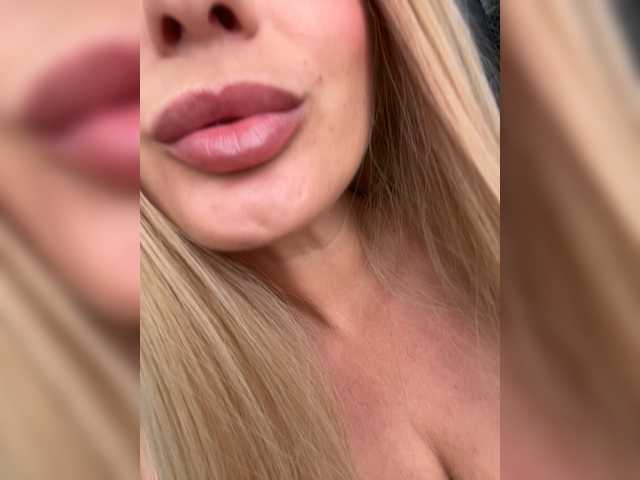 your_girlfriend live cam preview