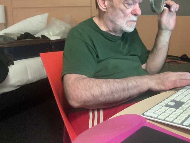 coach-karl live cam preview