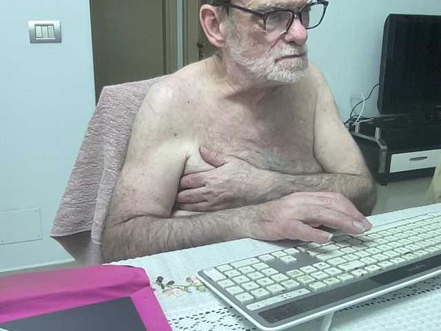coach-karl — live male cam