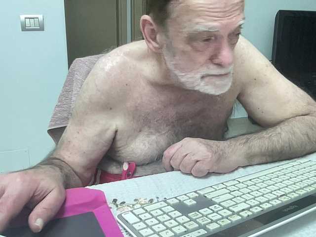 coach-karl — live male cam