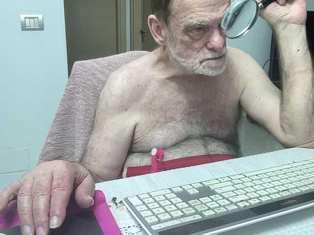 coach-karl — live male cam