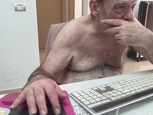 coach-karl — live male cam