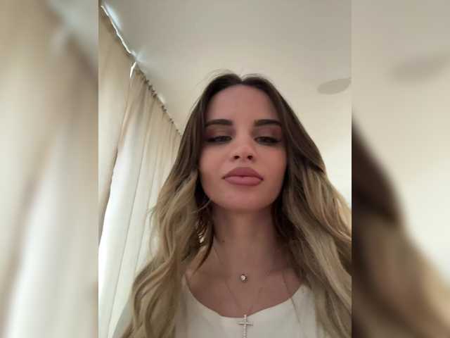 LedyMiya live cam