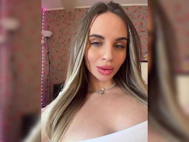 LedyMiya live cam on BongaCams
