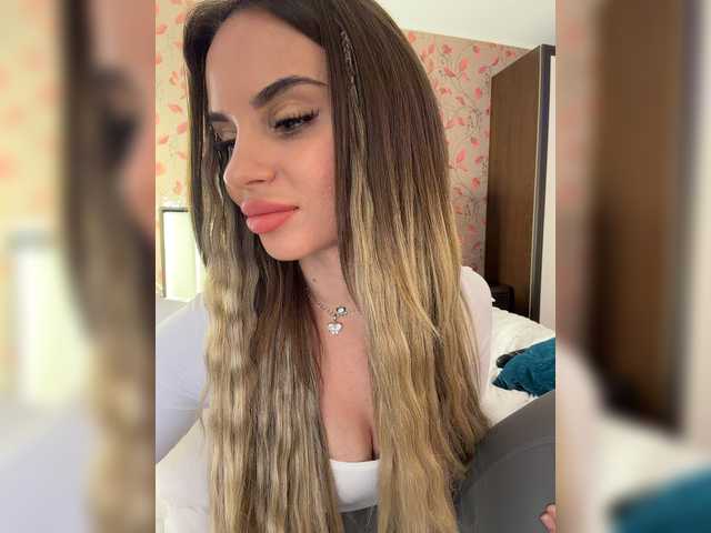 LedyMiya live cam on BongaCams