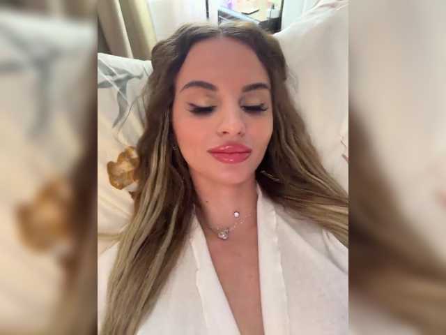 LedyMiya live cam on BongaCams