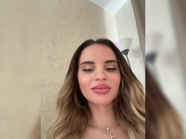 Sex chat gratuit in direct cu LedyMiya pe BongaCams