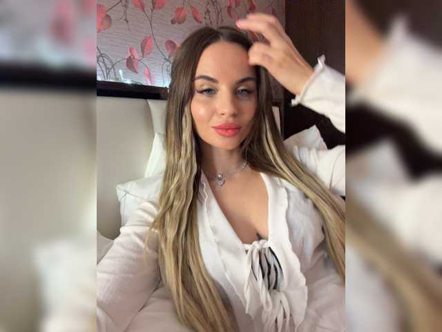 LedyMiya live cam