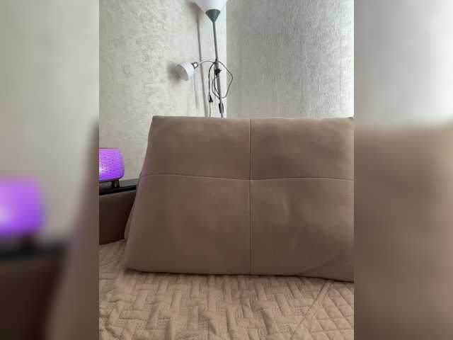  LedyMiya chat room