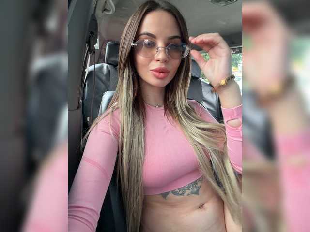 LedyMiya live webcam show