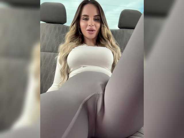 Sex chat gratuit in direct cu LedyMiya pe BongaCams