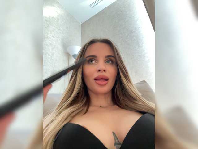 LedyMiya live cam on BongaCams