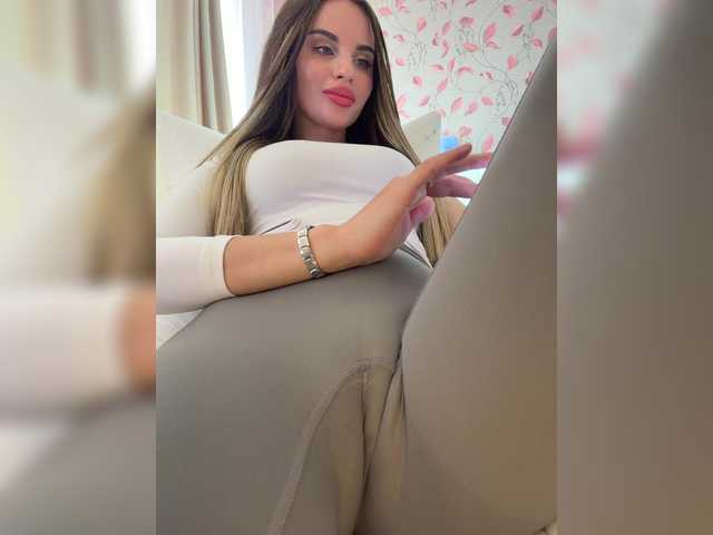 LedyMiya live cam on BongaCams