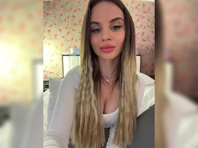 LedyMiya live cam