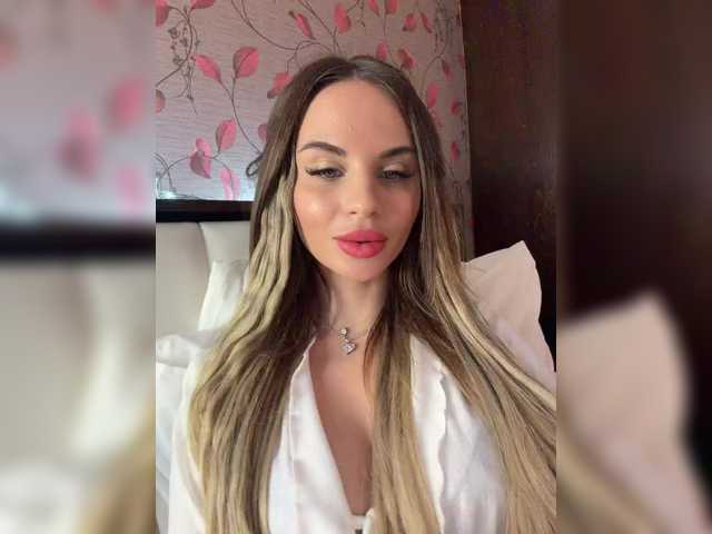 LedyMiya live cam