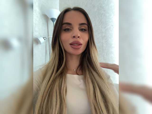 LedyMiya live cam on BongaCams