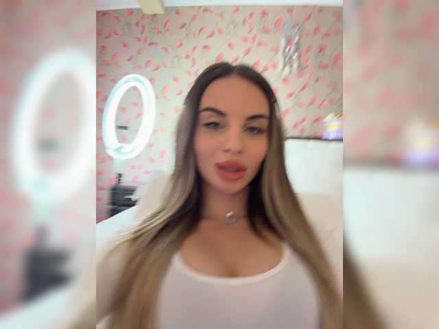 LedyMiya live cam on BongaCams