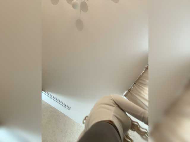  LedyMiya chat room