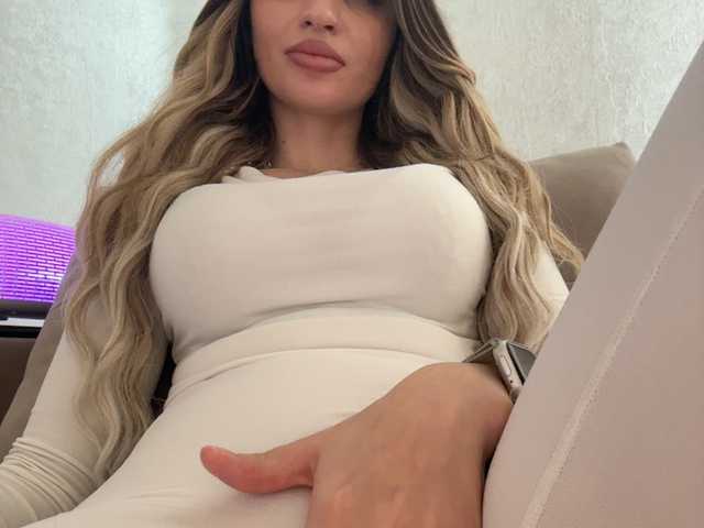 go to chat with LedyMiya