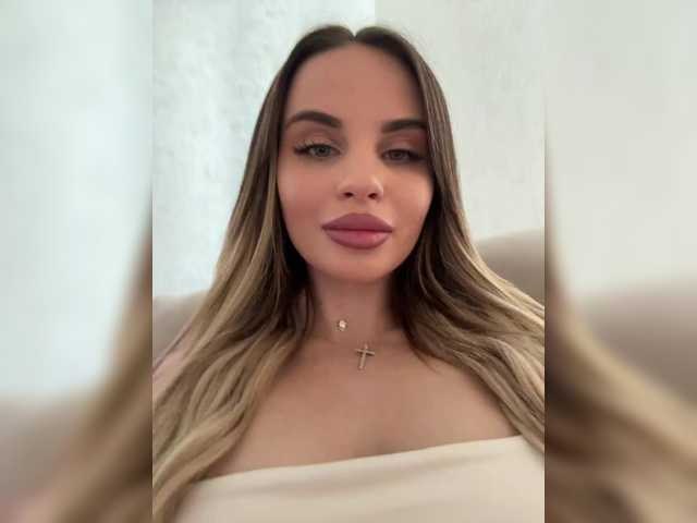 go to chat with LedyMiya