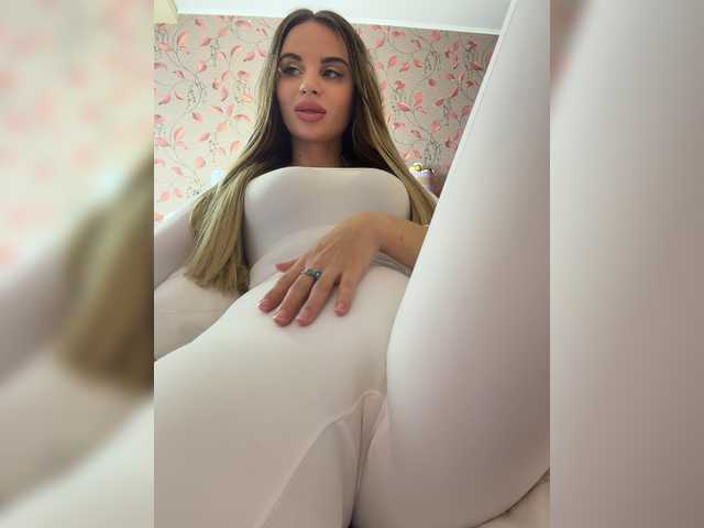 LedyMiya live cam on BongaCams