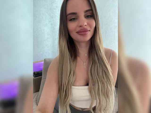 LedyMiya webcam
