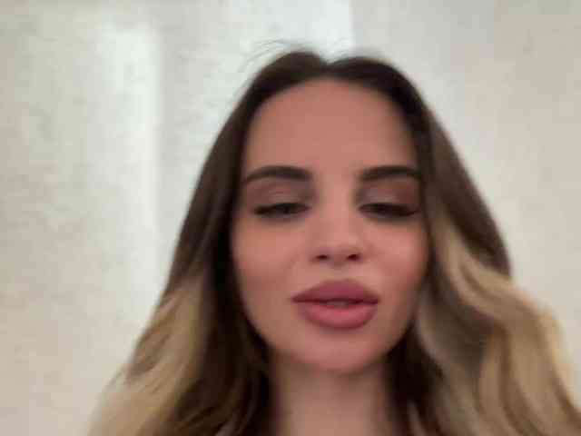 LedyMiya webcam