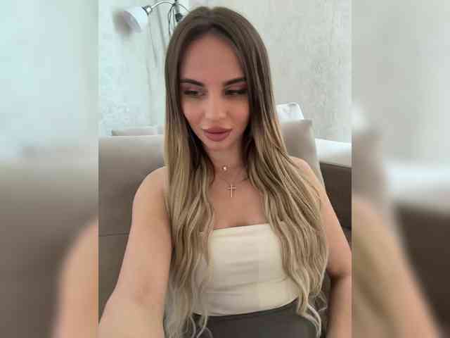 LedyMiya webcam