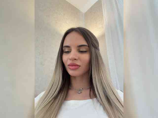 LedyMiya Sex Cam Show