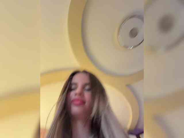 _lally_'s live room