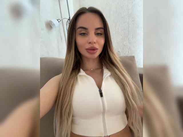 LedyMiya Live Webcam on BongaCams
