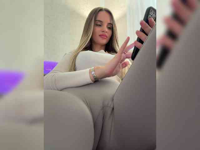 LedyMiya Sex Cam Show