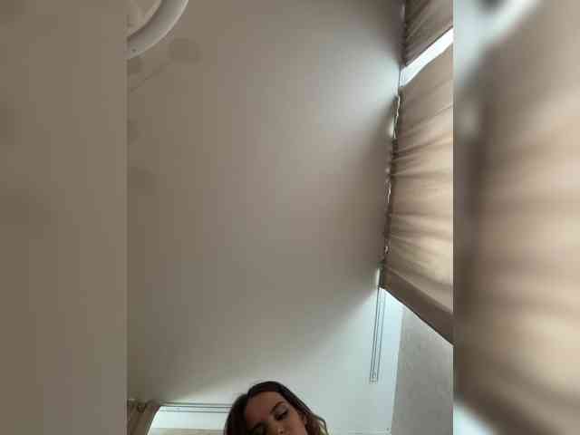 LedyMiya webcam