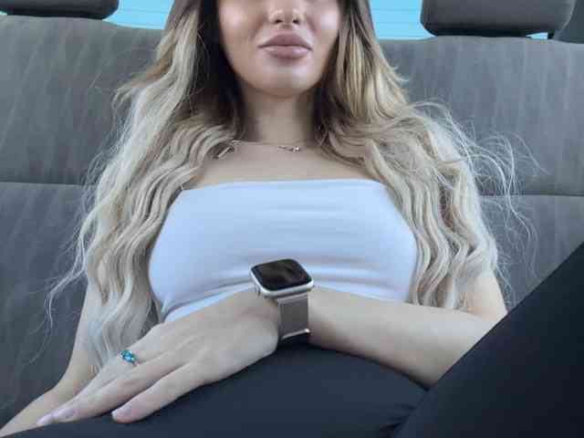 LedyMiya webcam