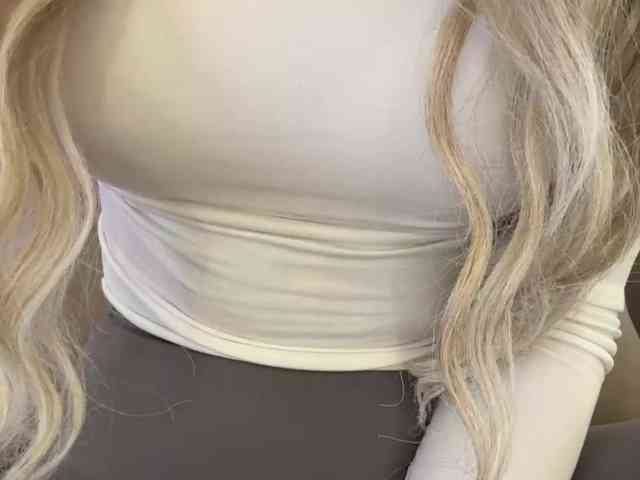 LedyMiya webcam