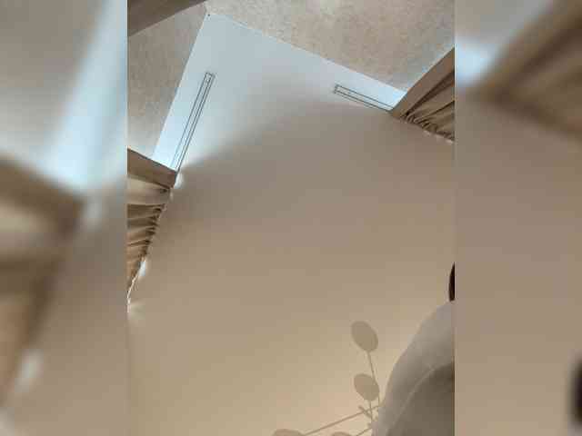 LedyMiya webcam