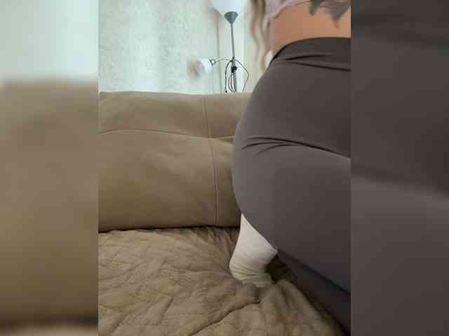 LedyMiya webcam