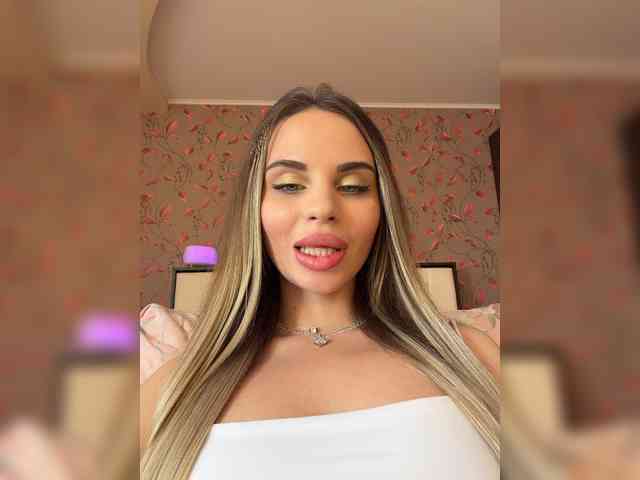 LedyMiya Live Webcam on BongaCams
