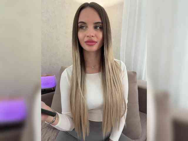 LedyMiya Sex Cam Show