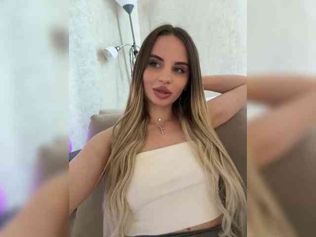 LedyMiya webcam