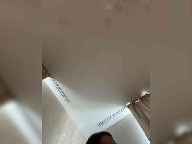 LedyMiya webcam