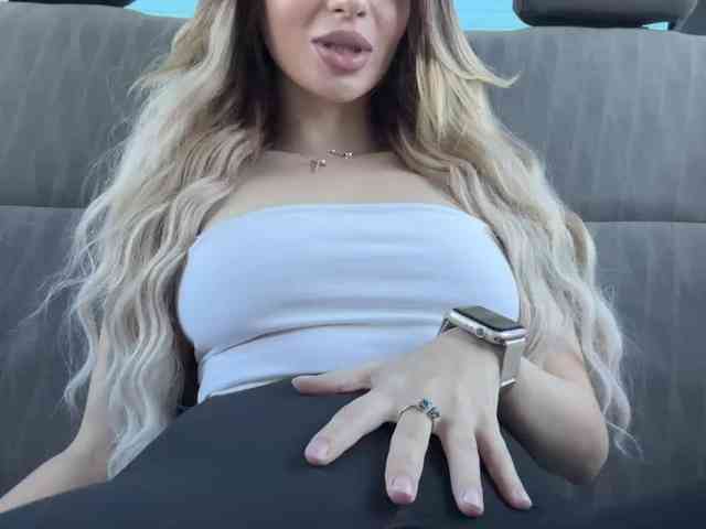 LedyMiya webcam