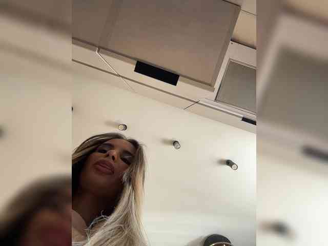 LedyMiya Live Webcam on BongaCams