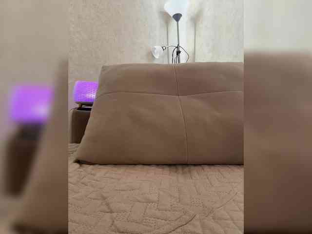 LedyMiya webcam