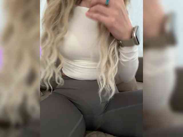 LedyMiya webcam