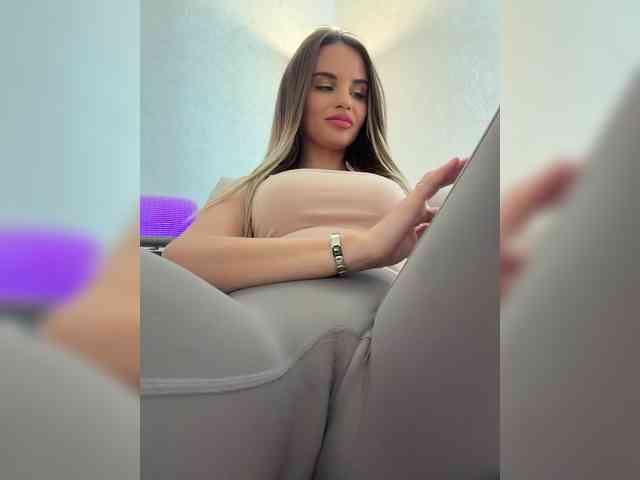 LedyMiya Sex Cam Show