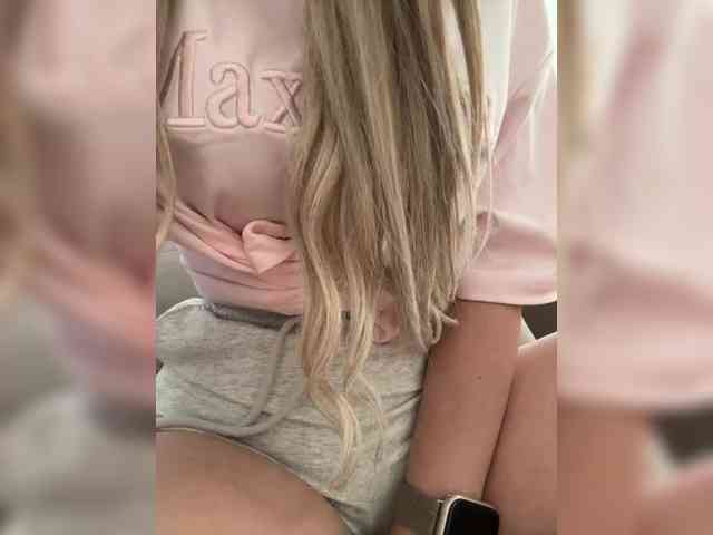 LedyMiya webcam