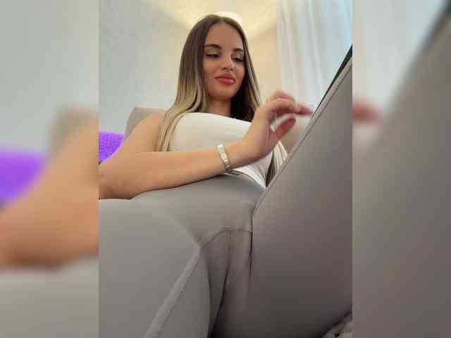 LedyMiya Sex Cam Show