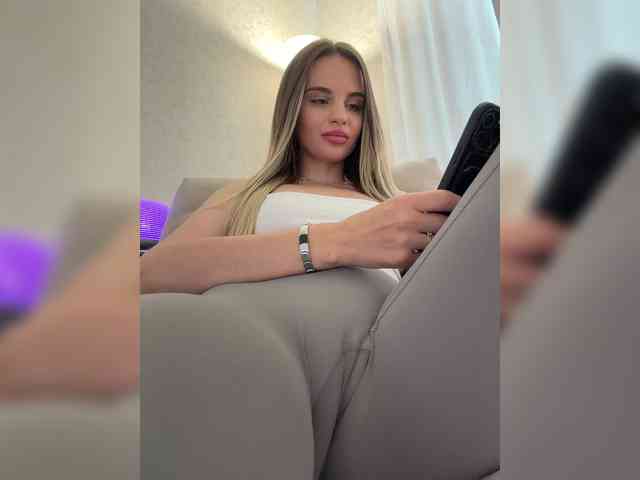 LedyMiya Sex Cam Show
